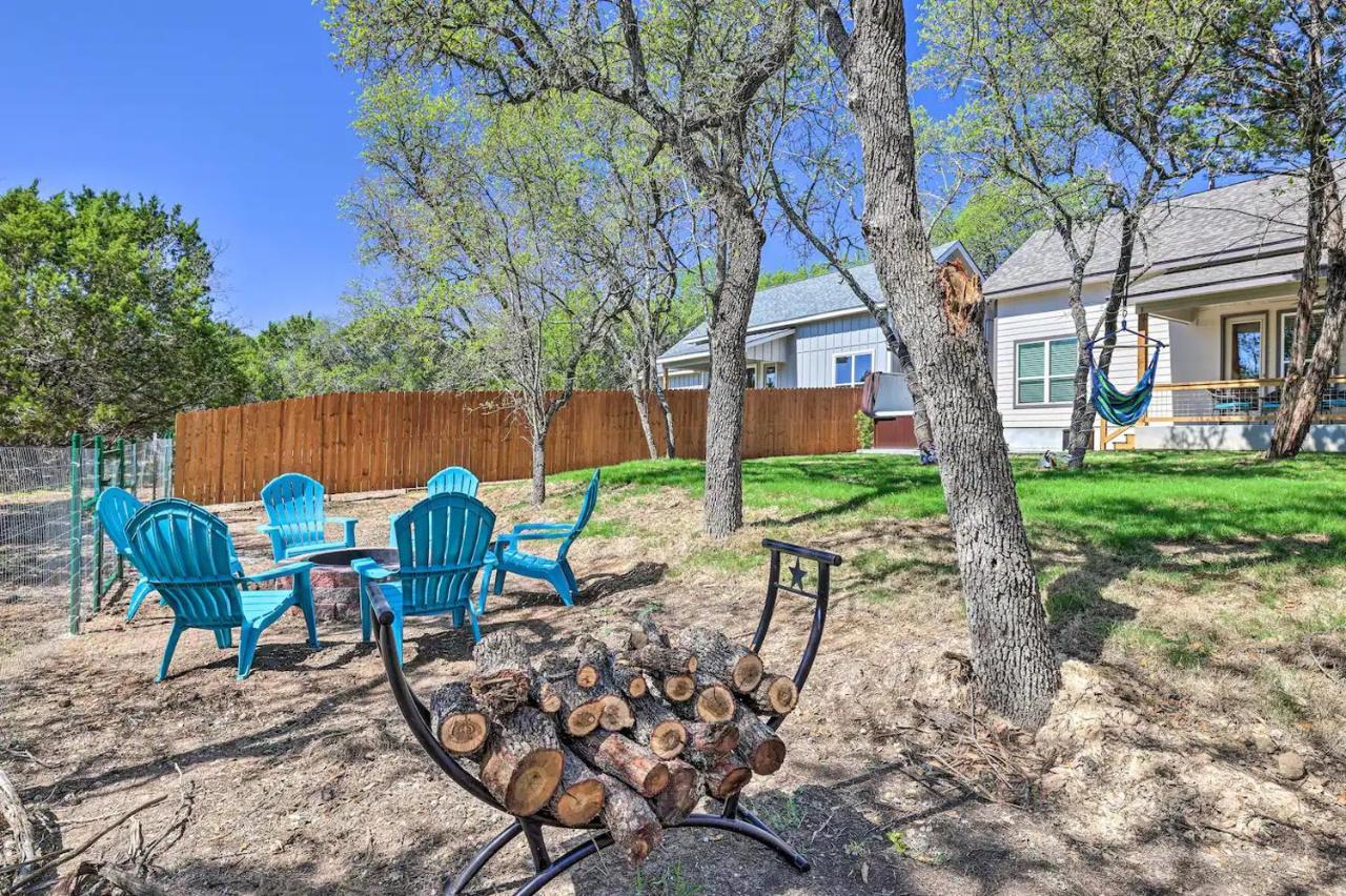 Convenient Cute Cottage Hot Tub Fire Pit Sleeps 6 Canyon Lake Buitenkant foto