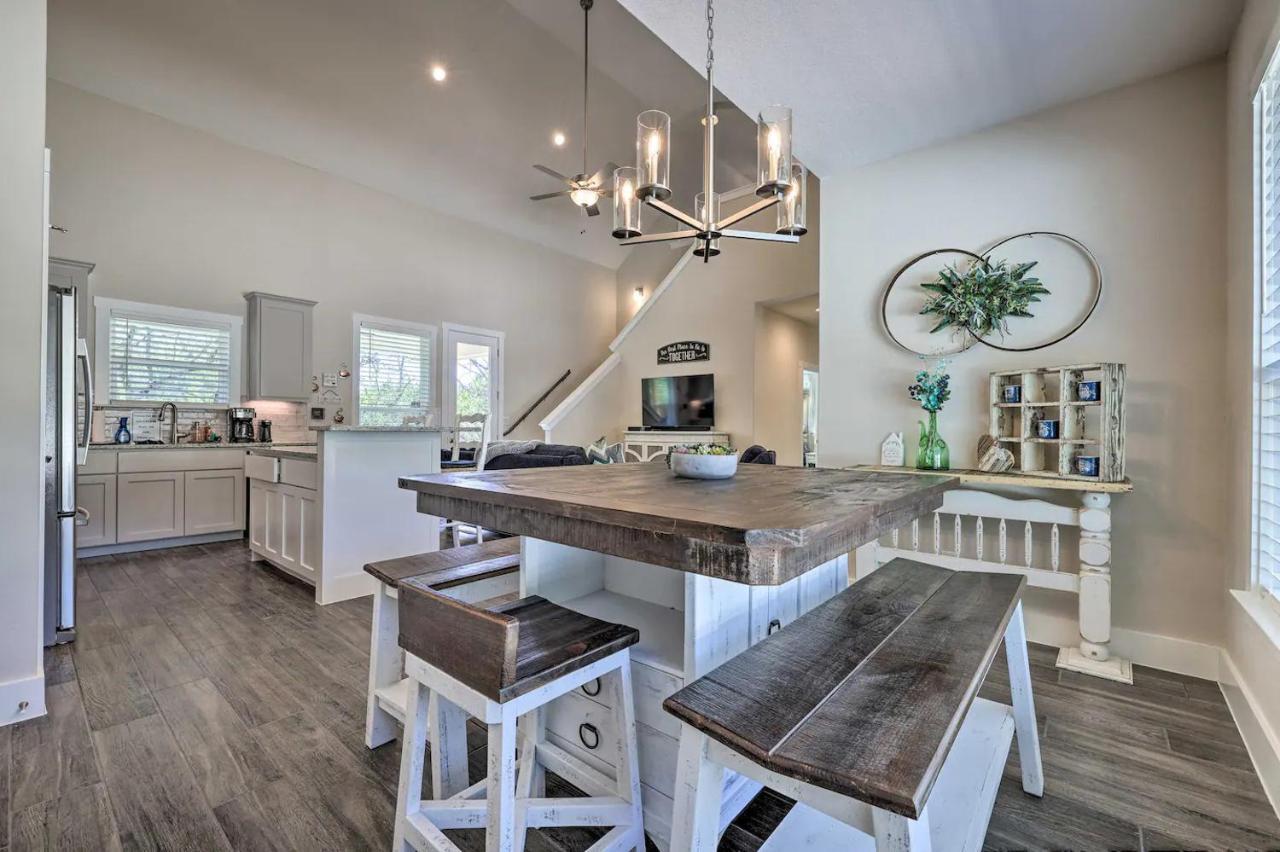 Convenient Cute Cottage Hot Tub Fire Pit Sleeps 6 Canyon Lake Buitenkant foto